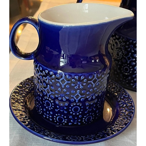 Vintage Cobalt Blue White Etched Stone Pottery Teapot & Creamer Dessert Plate - Picture 9 of 10